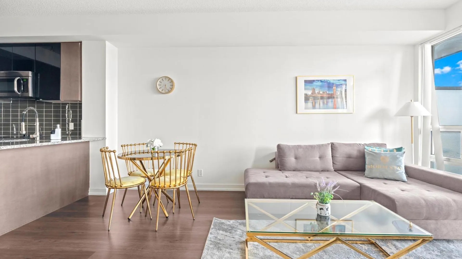 Modern Dunfield Ave Condos By Globalstay Toronto Kanada