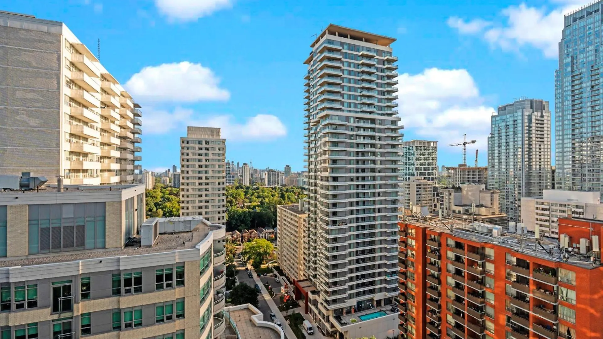 Apartment Modern Dunfield Ave Condos By Globalstay Toronto