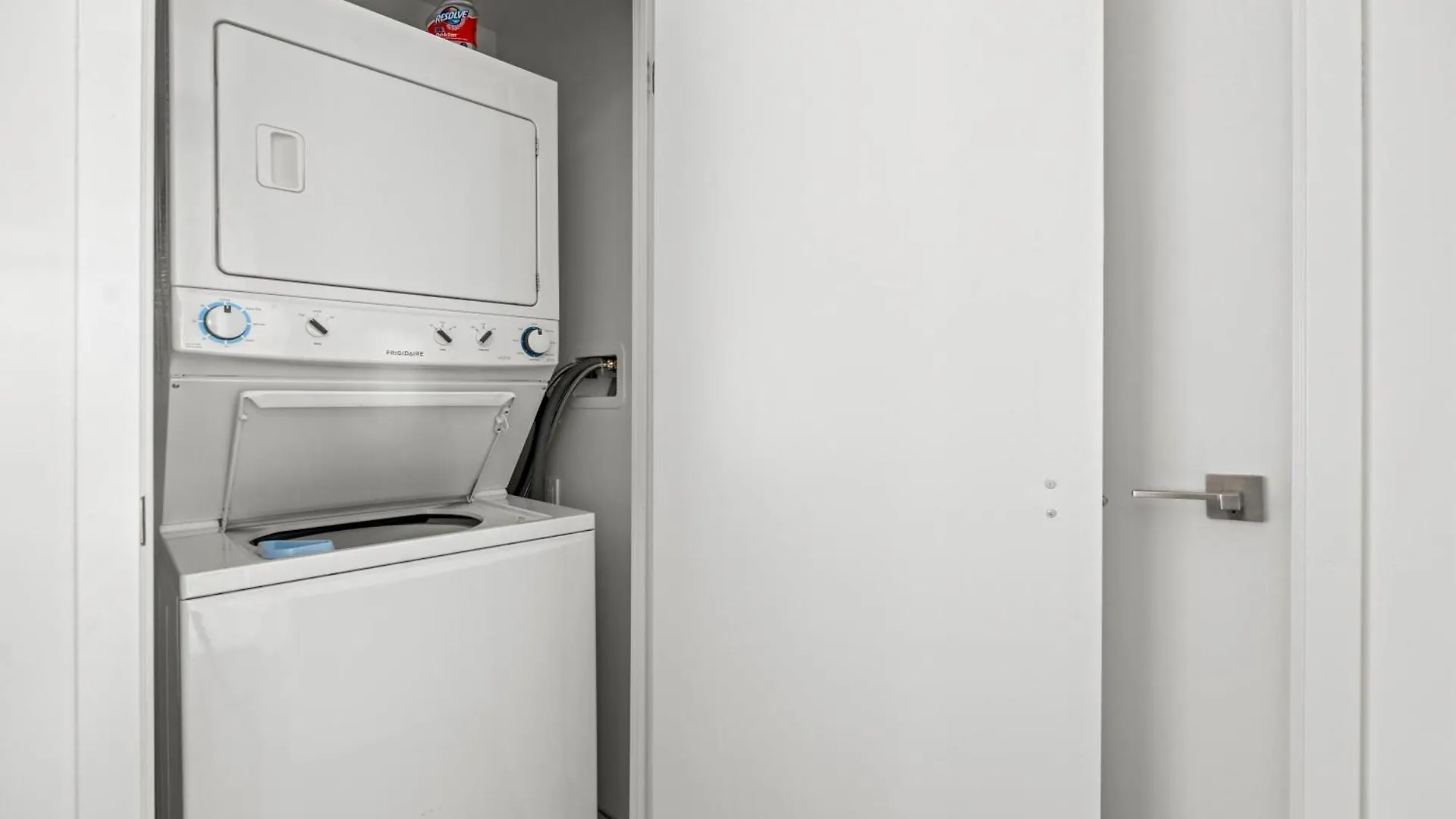 Apartment Modern Dunfield Ave Condos By Globalstay Toronto