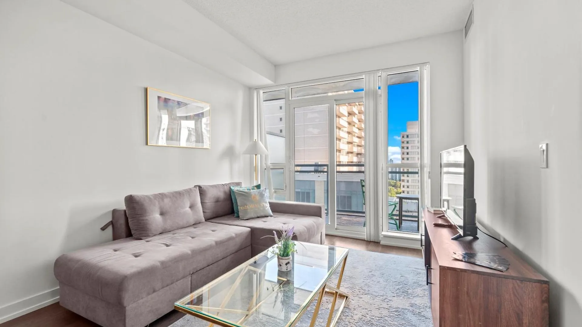 Appartamento Modern Dunfield Ave Condos By Globalstay Toronto