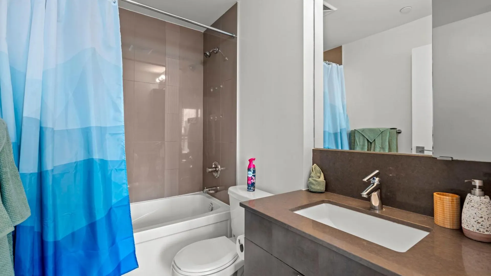 Appartamento Modern Dunfield Ave Condos By Globalstay Toronto